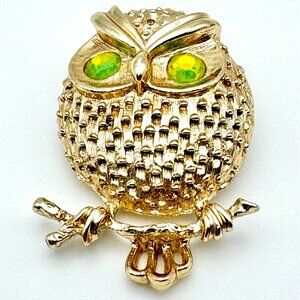 Vintage 70s Sarah Coventry Gold-Tone Owl Brooch W/ Green Eyes